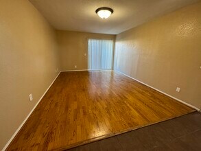 868 E Alvarado St, Unit 868 E. Alvarado St. #1 in Fallbrook, CA - Building Photo - Building Photo