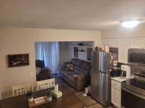 208 W Pine Ave in Mitchell, SD - Building Photo - Building Photo