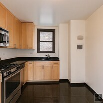 EAST 49 STREET in New York, NY - Building Photo