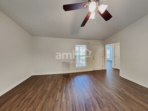 621 Everlasting Way in Locust Grove, GA - Foto de edificio - Building Photo