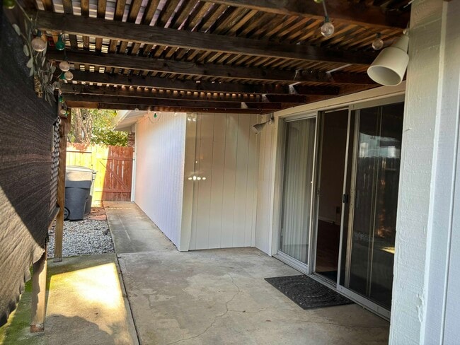 1714 Kent St in Roseville, CA - Building Photo - Building Photo