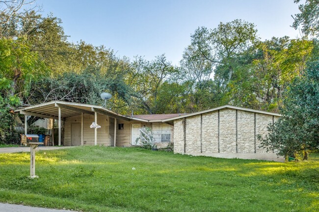 607 Thrush Ave