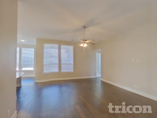 1008 Faringdon Dr in Anna, TX - Foto de edificio - Building Photo