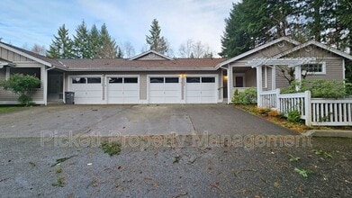 12596 Deer Park Ln NW in Silverdale, WA - Building Photo - Building Photo