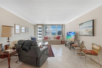 245 18th St, Unit 904 in Miami Beach, FL - Building Photo - Building Photo