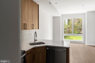 2207 N Franklin St in Philadelphia, PA - Building Photo
