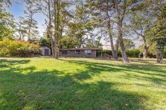 328 Centre Island Rd in Oyster Bay, NY - Building Photo - Building Photo