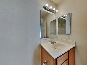 2444 W Mobile Ln in Phoenix, AZ - Building Photo - Building Photo