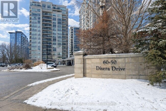 60 Disera Dr in Vaughan, ON - Building Photo - Building Photo