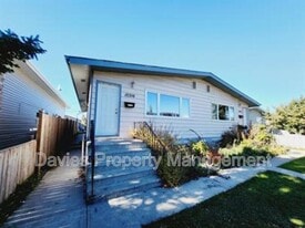 10316-10156 156 St NW in Edmonton, AB - Building Photo