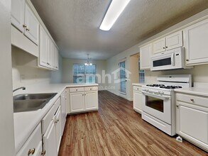 1831 Green Oak Cir in Lawrenceville, GA - Foto de edificio - Building Photo