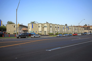 Gondolier Apartments in Long Beach, CA - Building Photo