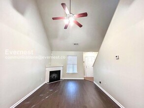 3039 Broadleaf Trail Rd in Fairburn, GA - Foto de edificio - Building Photo