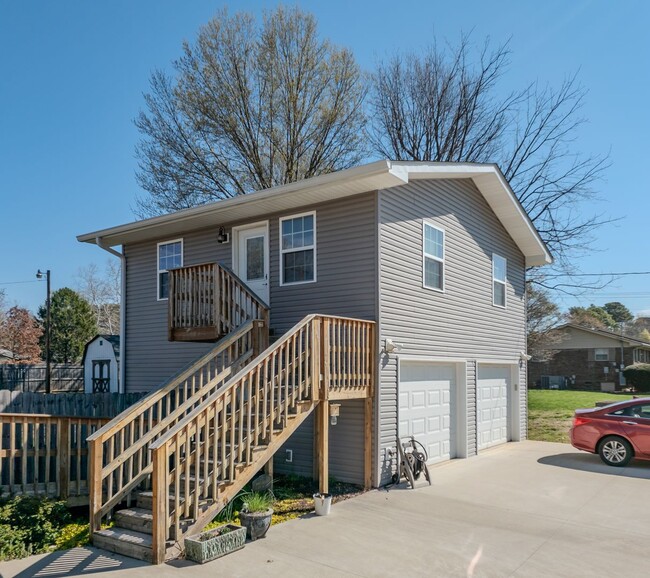 property at 8805 Farmington Dr