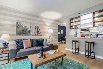 535 W 23 St in New York, NY - Building Photo - Building Photo