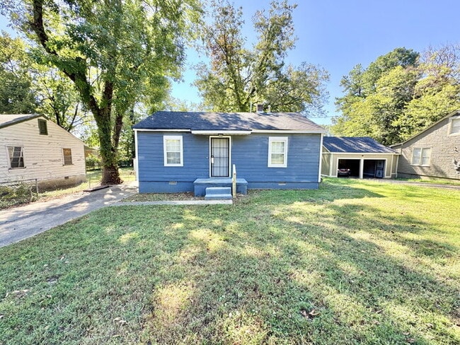 1761 Winston Dr in Memphis, TN - Building Photo - Building Photo