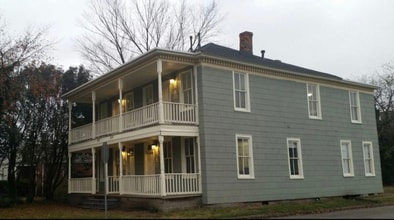 259 Chautauqua Ave, Unit 1 in Portsmouth, VA - Building Photo - Building Photo