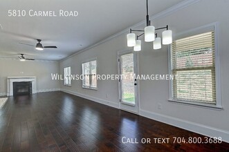 5810 Carmel Rd in Charlotte, NC - Foto de edificio - Building Photo
