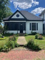 626 W Chestnut St in Denison, TX - Building Photo