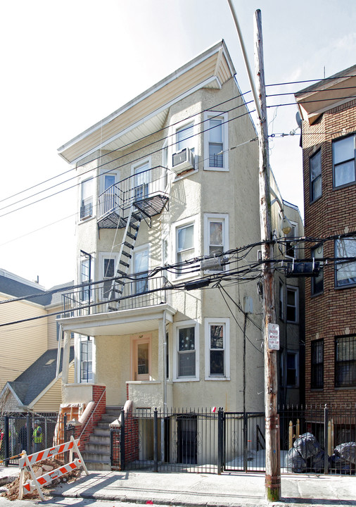 147 Stanley Pl in Yonkers, NY - Foto de edificio