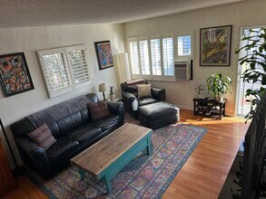 42 20th Ave, Unit 4 in Venice, CA - Building Photo - Building Photo
