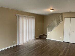 473 John Hancock Ct in Aurora, IL - Foto de edificio - Building Photo