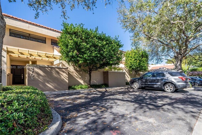 8708 SW 79th Pl in Miami, FL - Building Photo - Building Photo