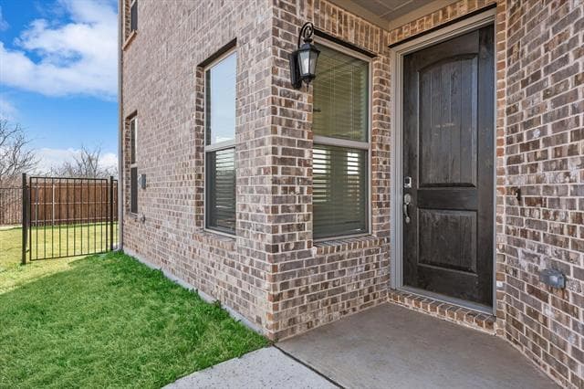 521 Hutchinson Ln in Lewisville, TX - Building Photo - Building Photo