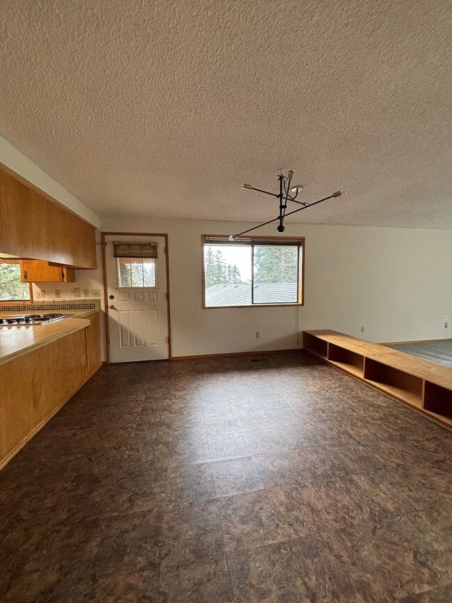 29100 NE Benjamin Rd in Newberg, OR - Building Photo - Building Photo