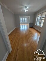 3438 W Foster Ave, Unit 1S in Chicago, IL - Building Photo