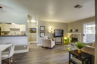 Vista Promenade Apartments in Temecula, CA - Foto de edificio - Building Photo