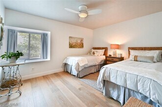 589 Beachwalk Cir in Naples, FL - Building Photo - Building Photo