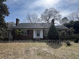 2032 N Main St in Fuquay Varina, NC - Building Photo
