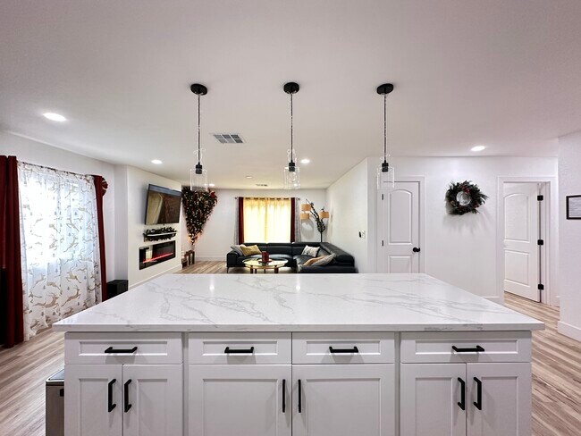 1101 N Mallard St in Las Vegas, NV - Building Photo - Building Photo