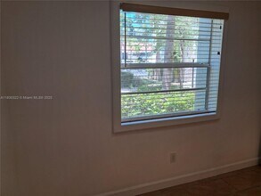 3559 Magellan Cir in Aventura, FL - Foto de edificio - Building Photo