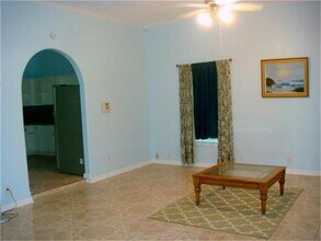 1023 Avenue L-Unit -1 in Galveston, TX - Building Photo - Building Photo