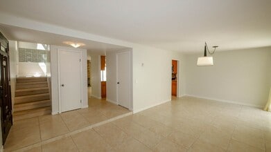 8946 Caminito Verano in San Diego, CA - Building Photo - Building Photo
