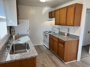 1724 Selden Ave in Norfolk, VA - Foto de edificio - Building Photo