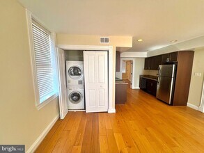 1017 W Cross St in Baltimore, MD - Building Photo - Building Photo