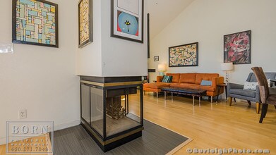 939 Laurel St in San Carlos, CA - Building Photo - Building Photo