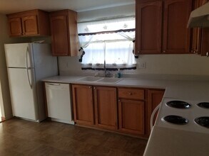 2435 Marquette Way in Fairfield, CA - Building Photo - Building Photo