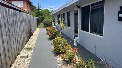 226 NE 25th Ave in Pompano Beach, FL - Foto de edificio - Building Photo