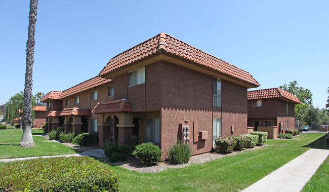 Carlton Country Club Villas Apartments in Santee, CA - Building Photo - Building Photo