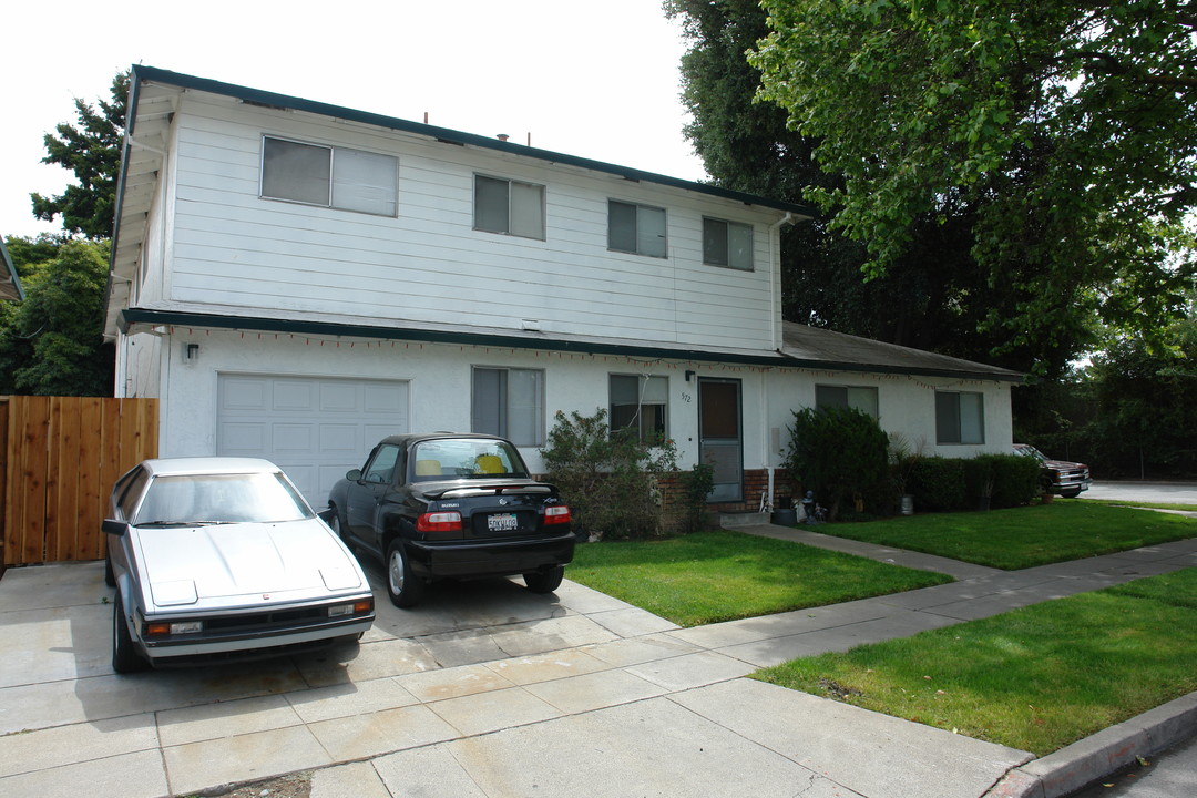 572 Troy Dr in San Jose, CA - Building Photo