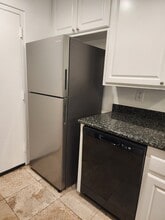 5339 Newcastle Ave, Unit 111 in Los Angeles, CA - Building Photo - Building Photo