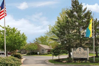 Oak Lake at Crooked Creek in Indianapolis, IN - Foto de edificio - Building Photo