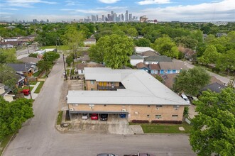 4811 Oakland St in Houston, TX - Building Photo - Building Photo