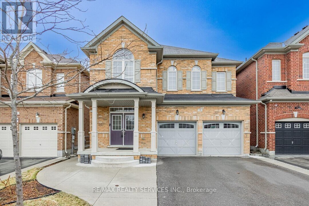 71 Humberstone Cres in Brampton, ON - Building Photo