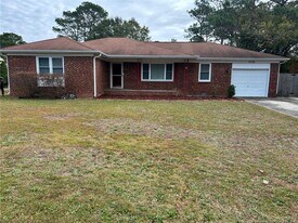5706 McDougal Dr in Fayetteville, NC - Building Photo