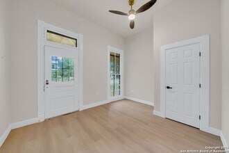 530 E Carson St in San Antonio, TX - Building Photo - Building Photo